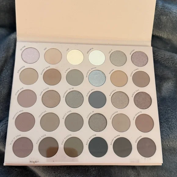 BNIB COLOURPOP STONE COLD FOX EYE SHADOW PALETTE - Picture 3 of 3